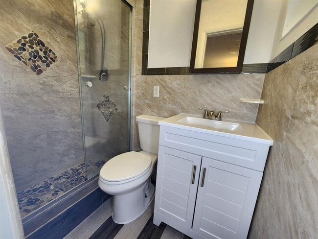 Foto del edificio - 701 SW 68th Terrace