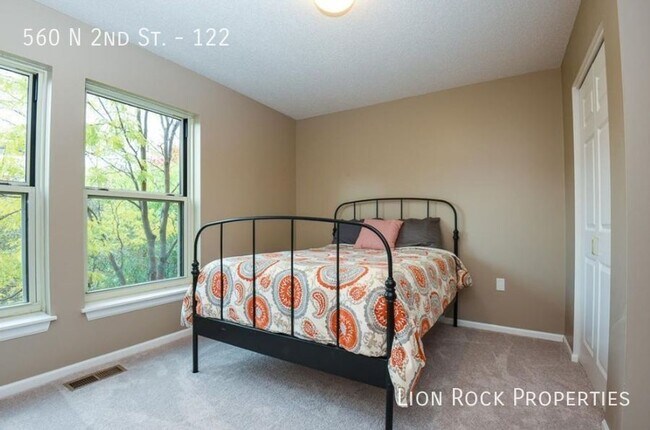 Foto del edificio - 560 N 2nd St