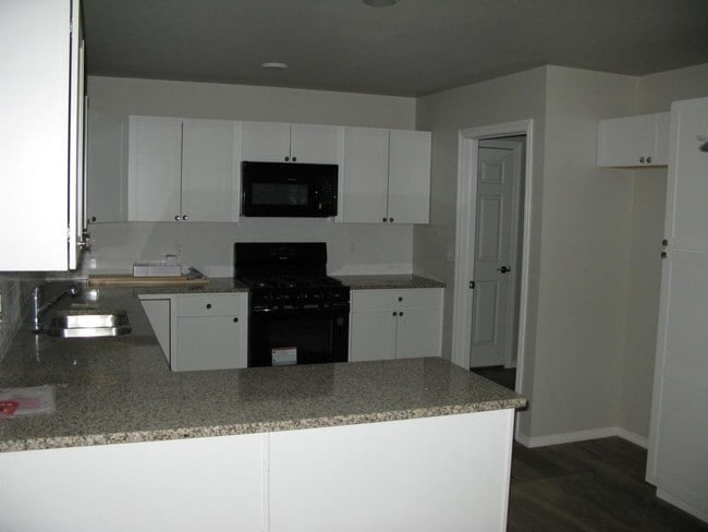 Building Photo - 11621 Surrey Ln