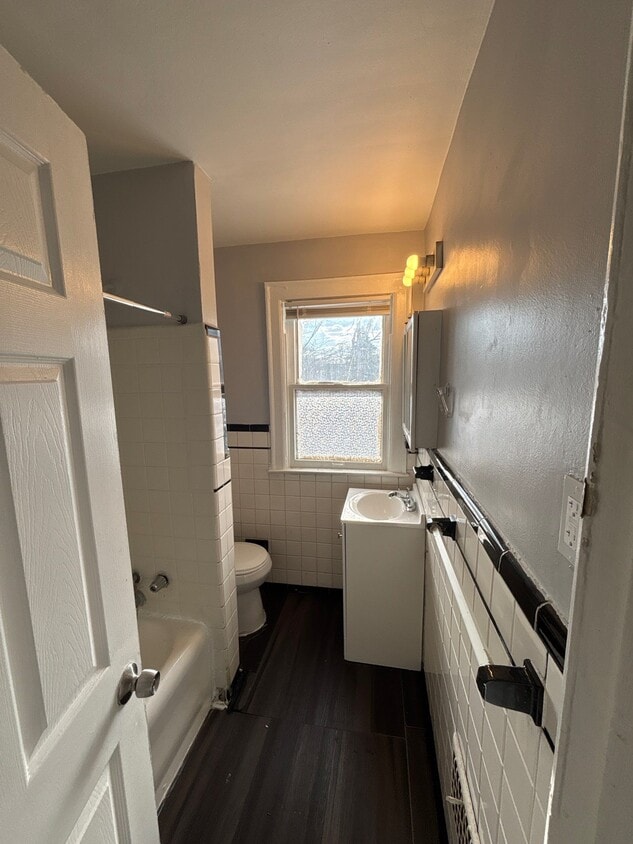 Foto del edificio - 4232 Waverly St