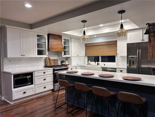 Foto del edificio - 701 Longfellow Dr
