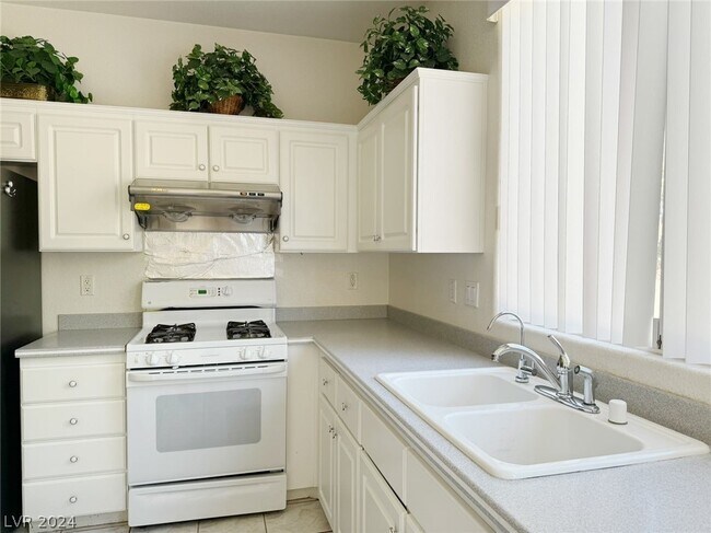 Foto del edificio - 9582 W Cherokee Ave