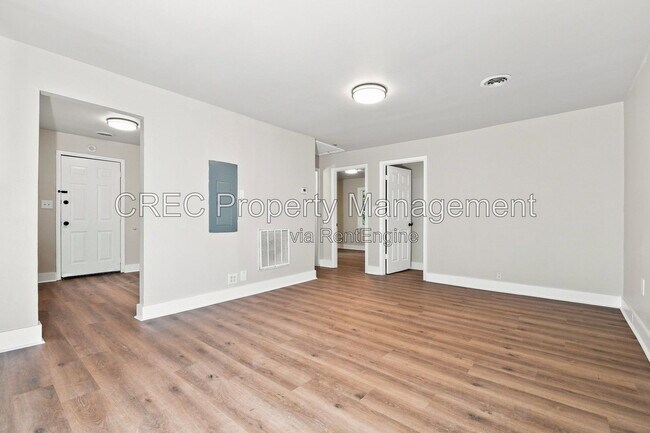 Foto del edificio - 1605 Pineview Rd