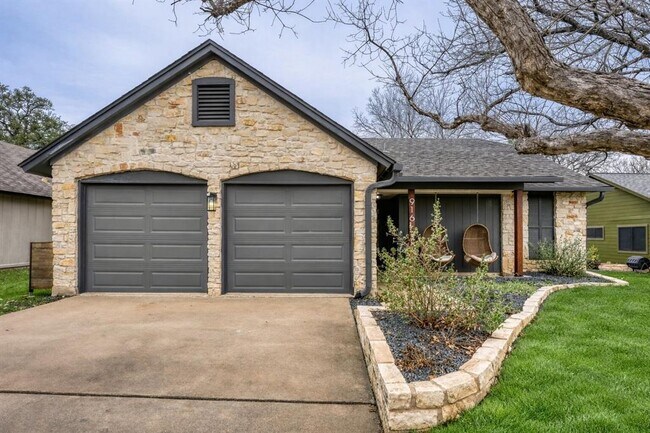 Foto del edificio - 916 Great Britain Blvd