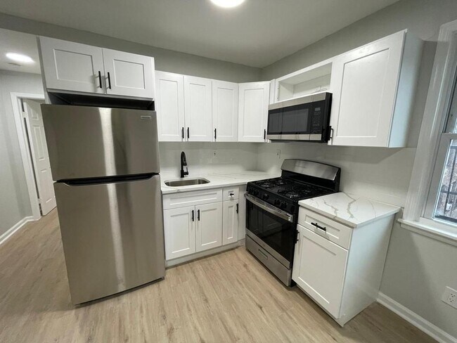 Foto del edificio - 64 W 18th St