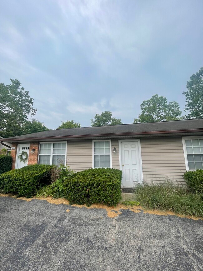Foto del edificio - 1016 Arrowhead Dr