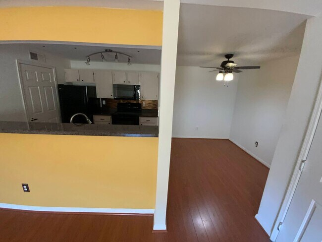 Foto del edificio - BLACK MTN AREA CLOSE TO FREEWAY! Large Henderson Condo in Big Horn Community