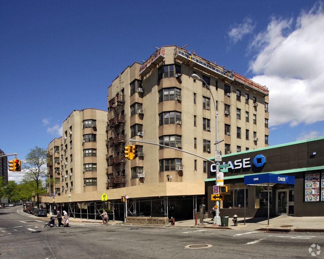 Building Photo - 610-630 Fort Washington Ave