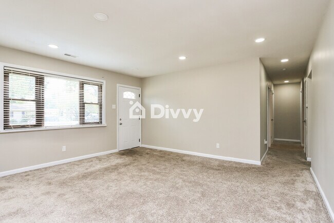 Building Photo - 1155 Flicker Dr