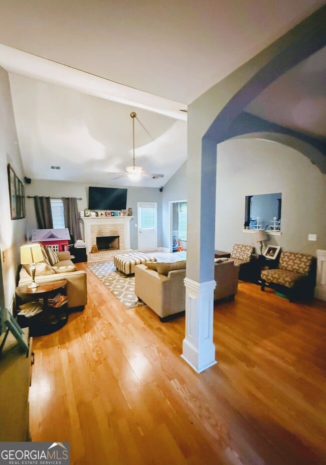 Building Photo - 141 Feldspar Dr