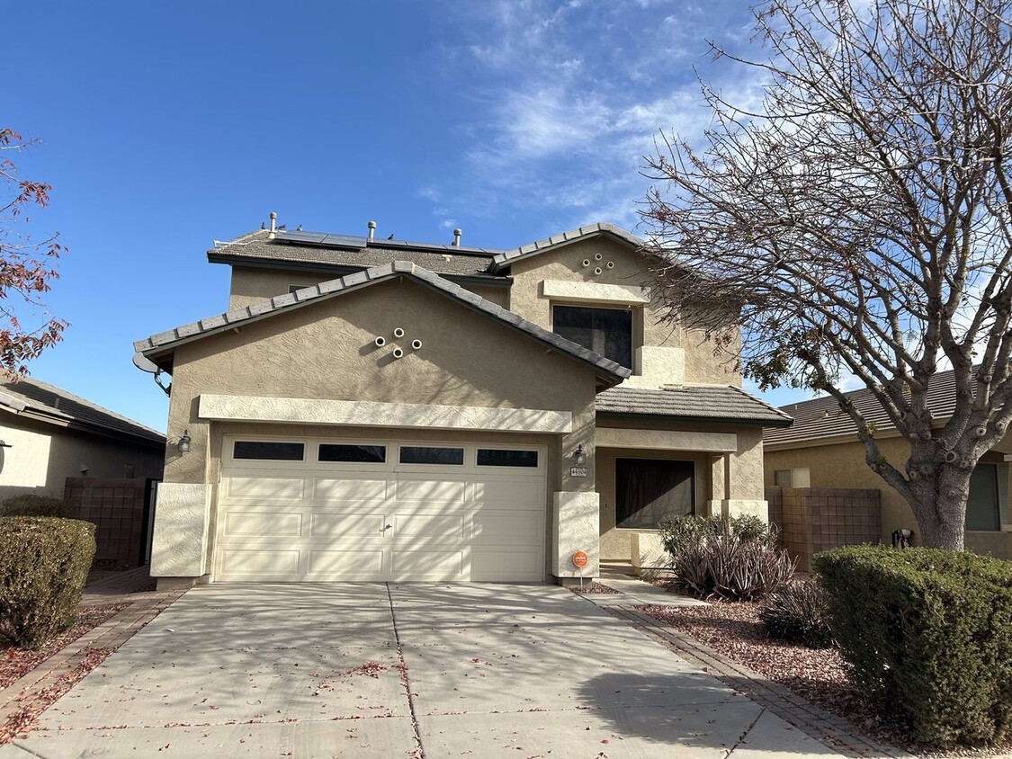 Foto principal - Spacious 5BR Duplex in Maricopa