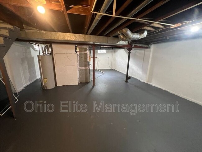 Building Photo - 397 1/2 S Ogden Ave