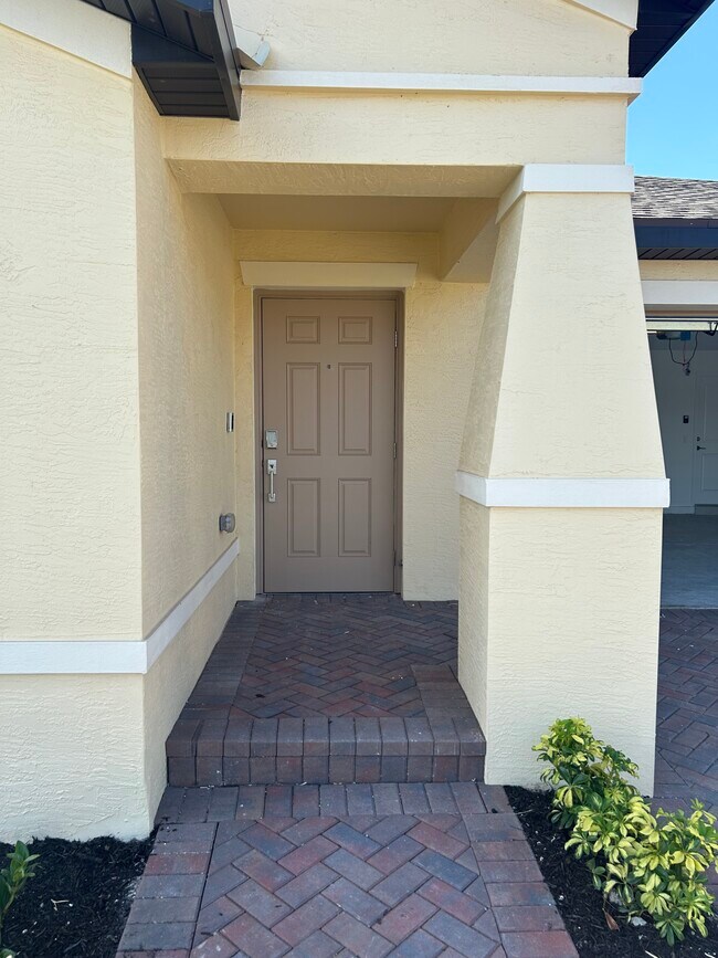 Entrada - 4209 Longmour Ln