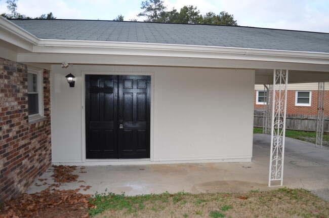 Building Photo - 221 Merrymont Dr