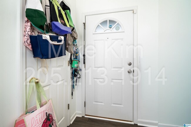 Building Photo - 5290 Cottage Ln