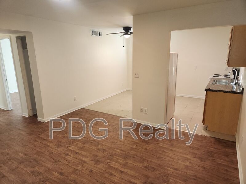 Primary Photo - 2009 Terril Ln