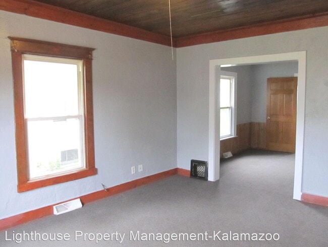 Building Photo - 3 br, 1.5 bath House - 1721 Egleston Avenue