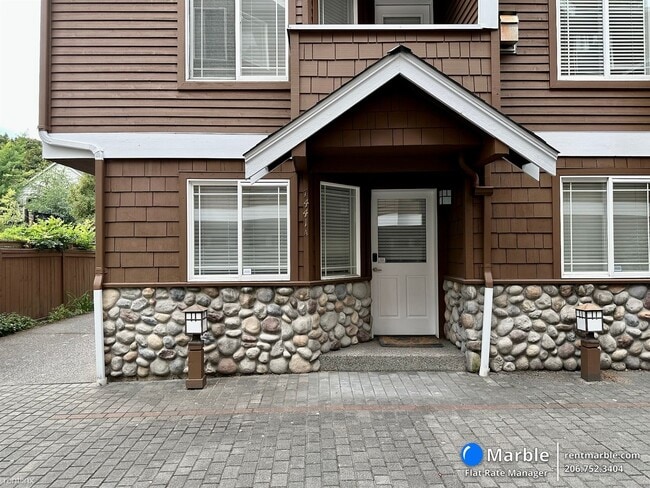 Foto del edificio - 2 br, 2 bath Townhome - 7441 4th Ave NE Apt A