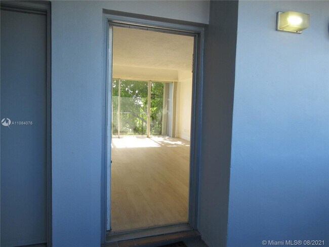 Foto del edificio - 100 Fontainebleau Blvd