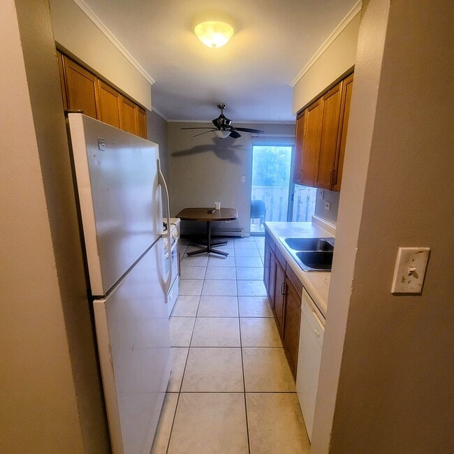 Building Photo - 1089 Dickens Way