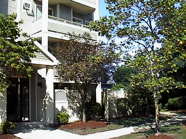 Foto del edificio - 200 Falls Blvd