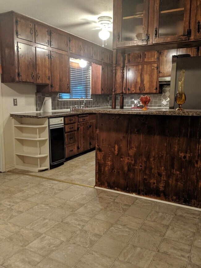 Building Photo - First Time on Rental Market! 3-1.5 with Ga...
