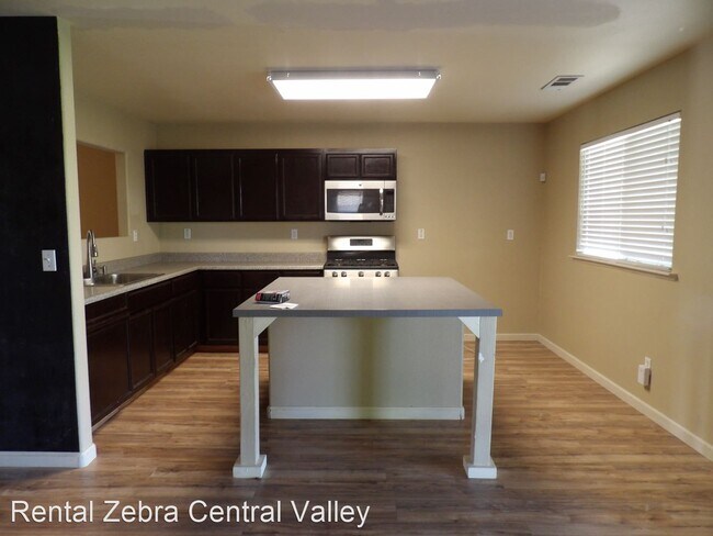 Building Photo - 5 br, 2.5 bath House - 1113 Crescent Dr