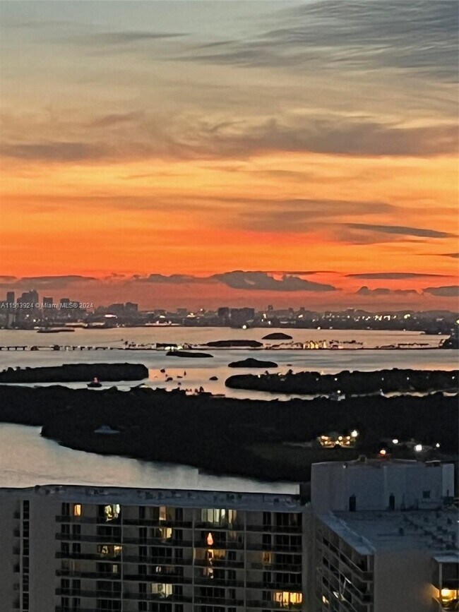 Foto del edificio - 16001 Collins Ave