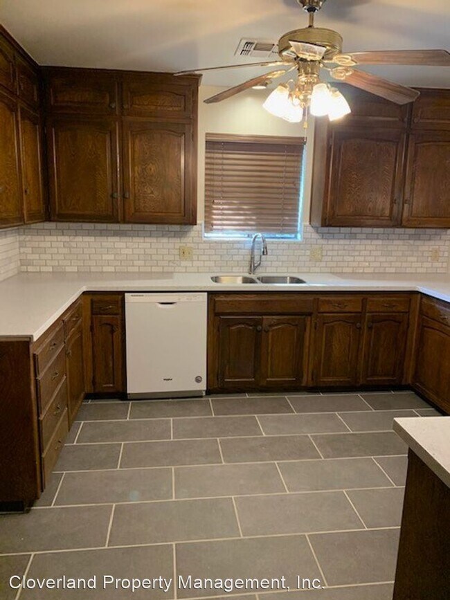 Foto del edificio - 3 br, 2.5 bath House - Ave. 388