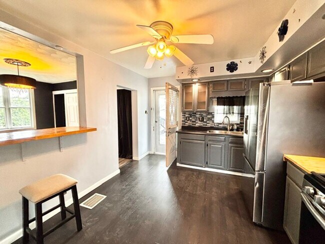 Foto del edificio - 3 bedroom 1 bath House for rent Greensburg, PA