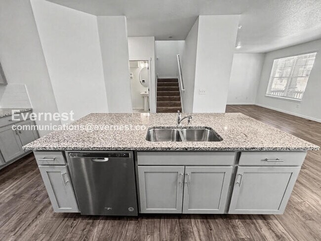 Foto del edificio - 21894 E 9th Pl