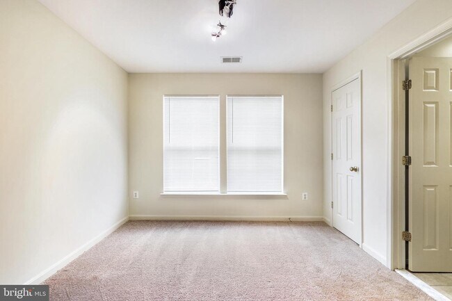 Building Photo - 13807 Bentwaters Dr