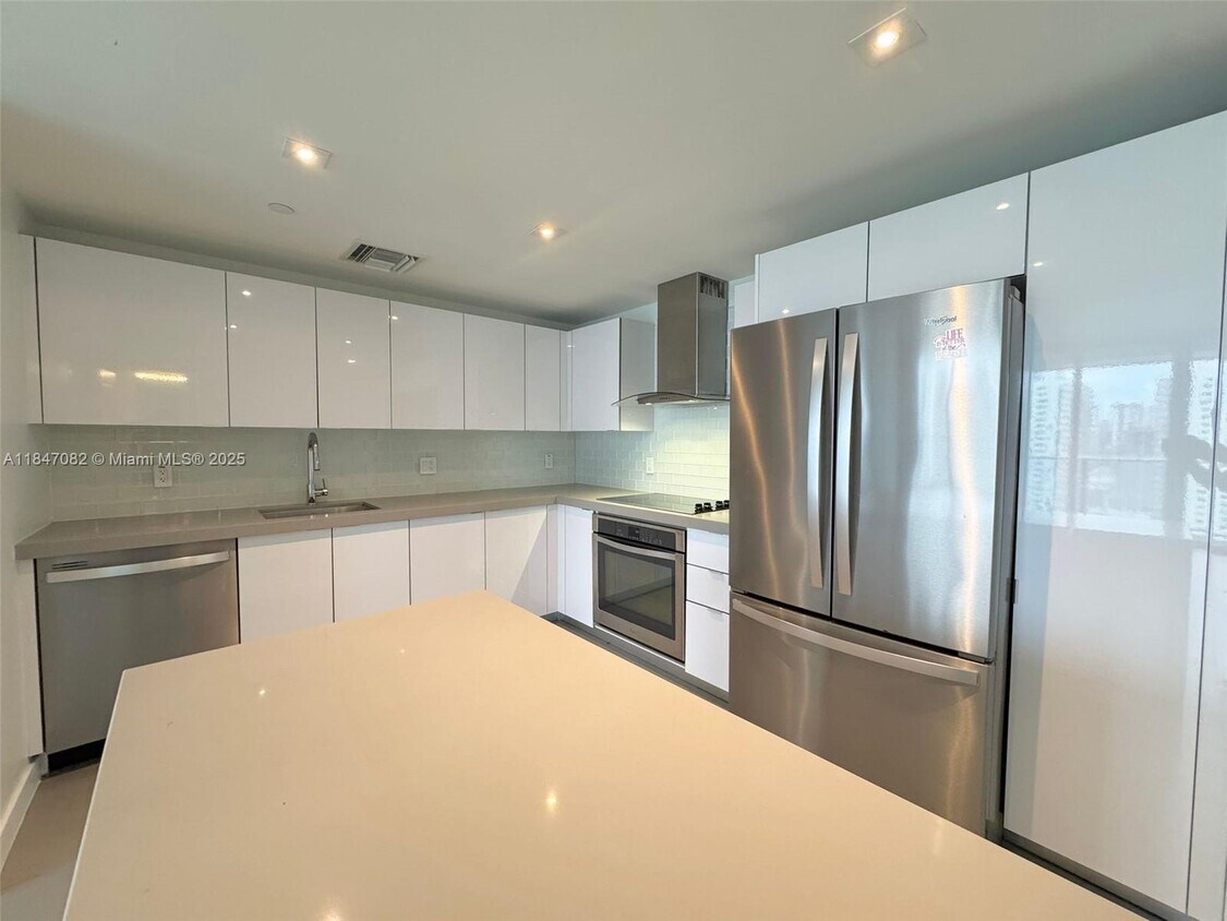 Foto principal - 1600 NE 1st Ave