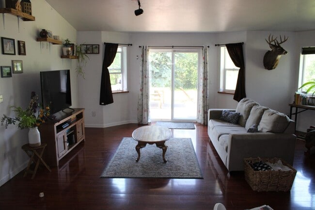 Building Photo - 1295 Toolik Dr