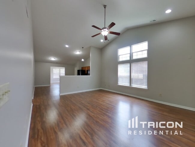 Building Photo - 9226 Robey Glen Dr