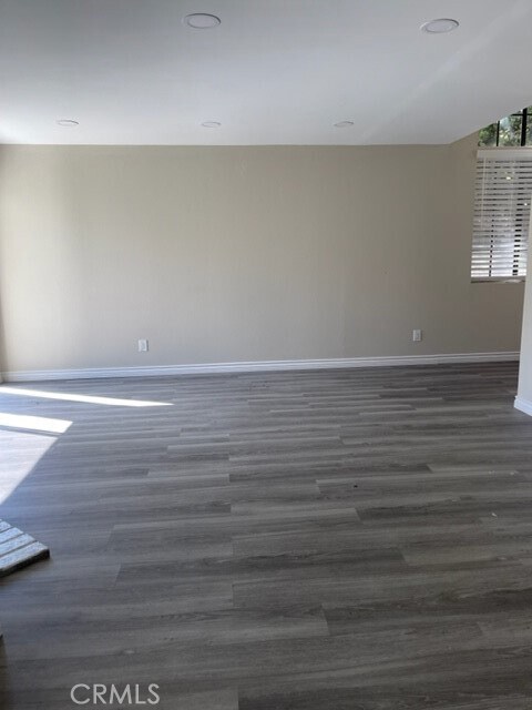 Building Photo - 1143 Pinewood Ln