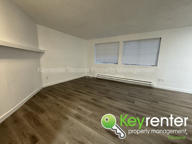 Building Photo - 15909 18th Ave Ct E