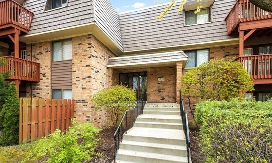 Foto principal - 1925 Tall Oaks Dr