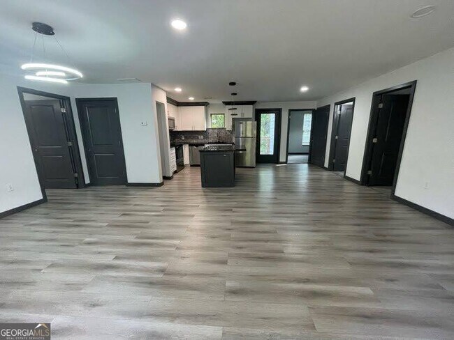 Foto del edificio - 185 Glenrose Cir SW