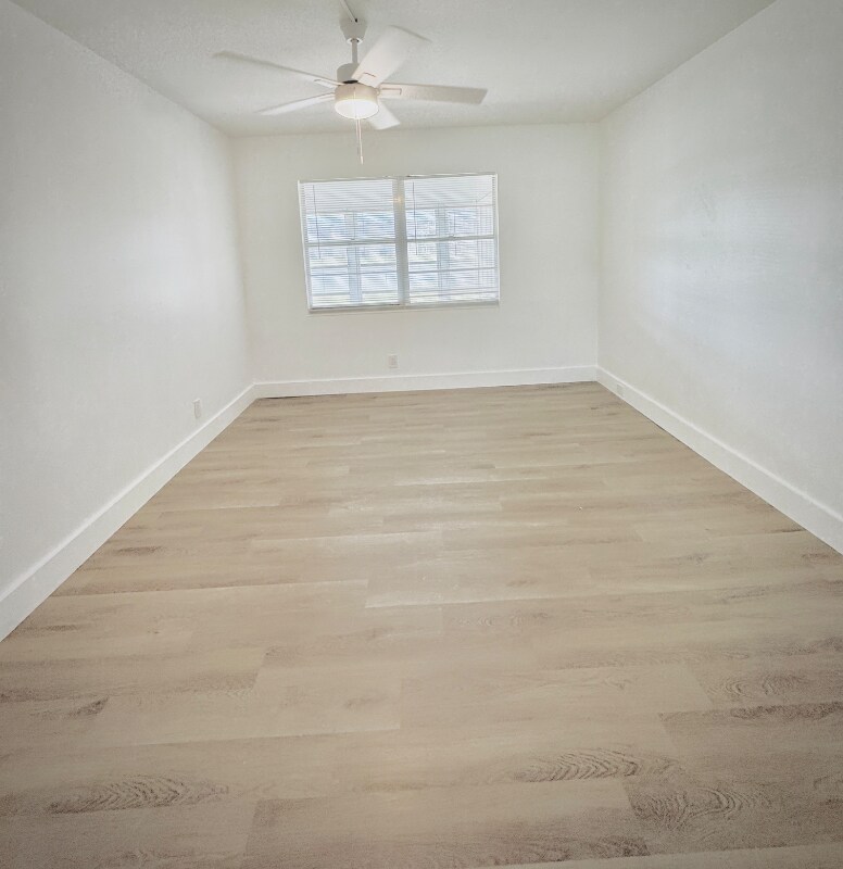 Foto principal - 1043 Cornwall C