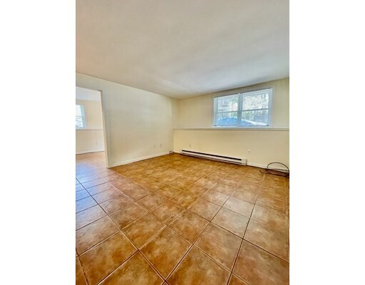 Building Photo - 16 Hampson St