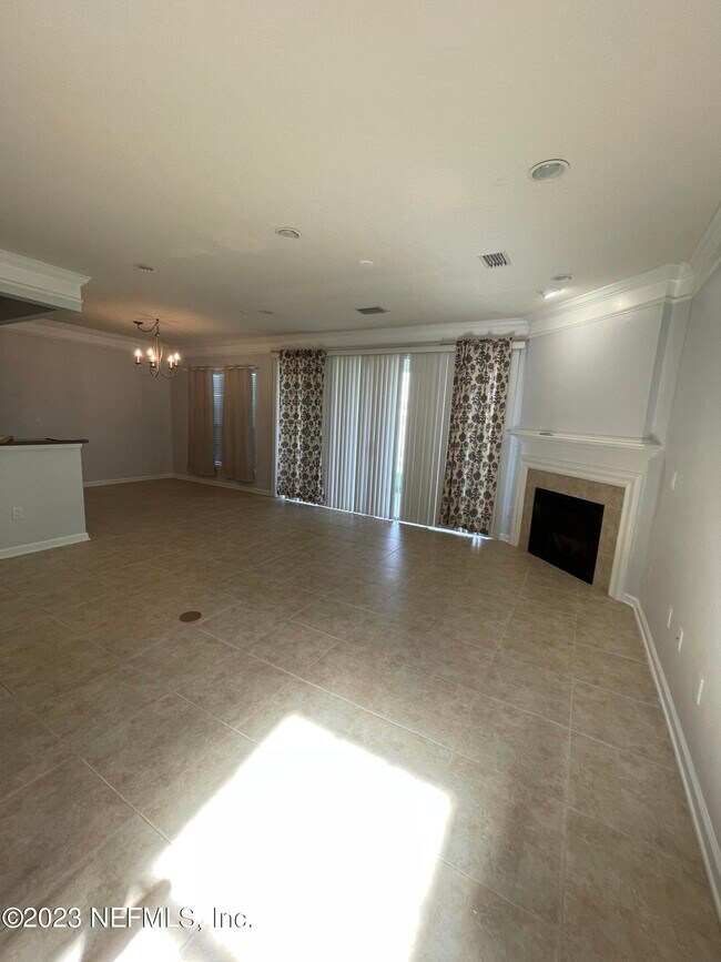 Foto del edificio - 3860 Lionheart Dr