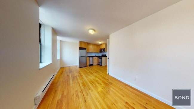Building Photo - 273 Mott St