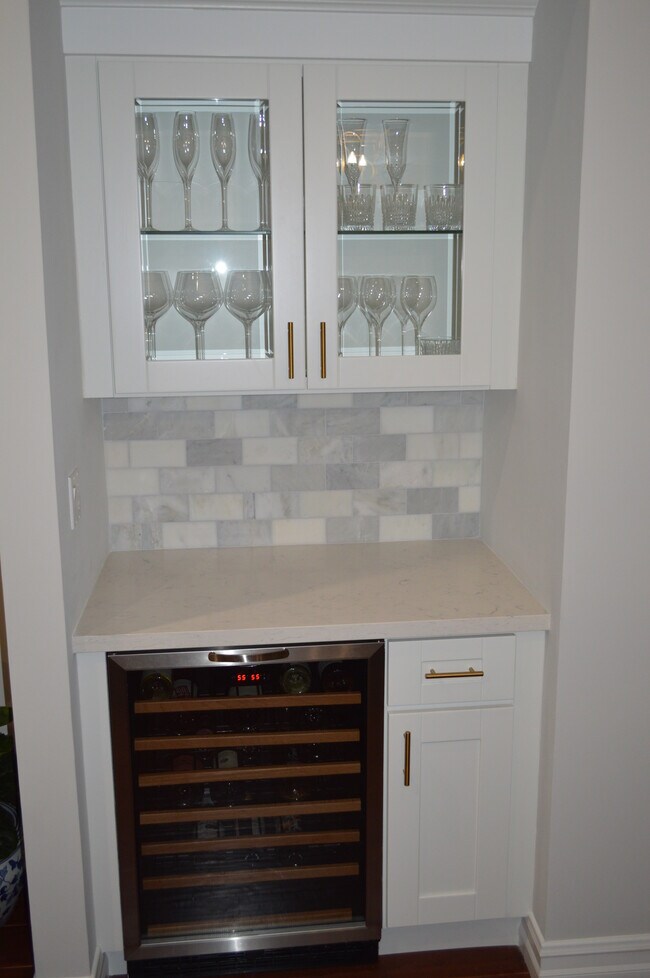 Bar and wine fridge - 2560 S Centinela Ave