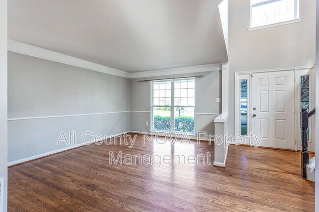 Building Photo - 3835 Saxton Ct