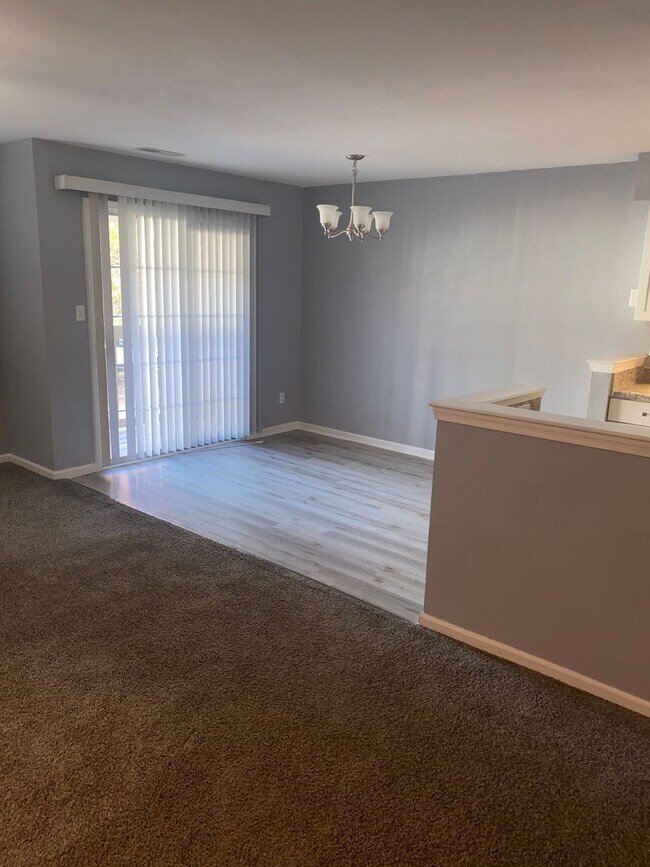 Building Photo - Driftide Condo