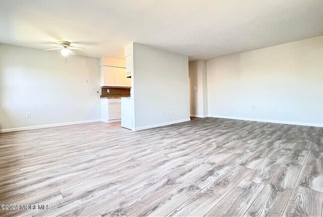 Foto del edificio - 56 Manchester Ct