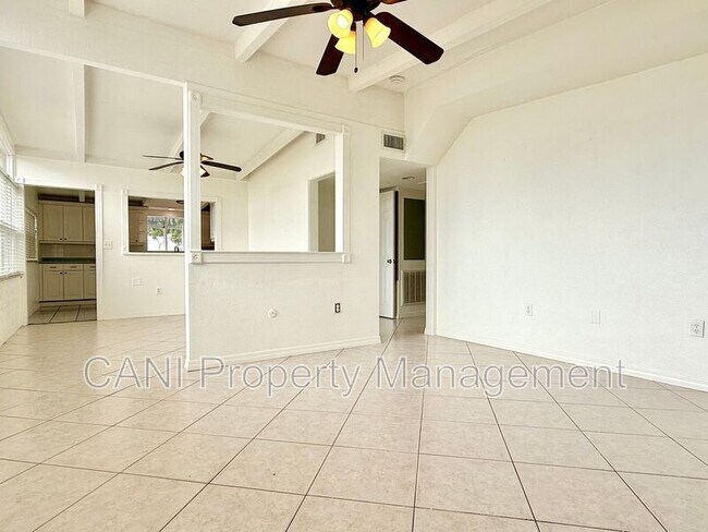Foto del edificio - 6613 Orchard Dr N