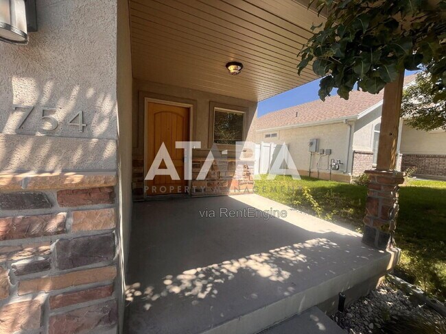 Foto del edificio - 754 Stonne Ln
