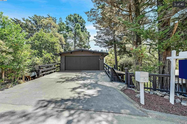 Building Photo - 7194 Sayre Dr